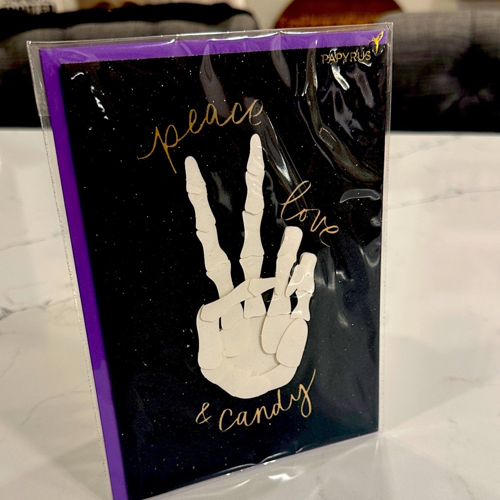 NWT Papyrus Black and White Skeleton 💀 Peace Love and Candy Halloween 🎃 Card